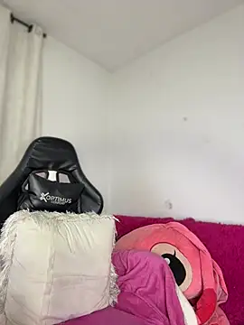 Miaa_love6969's cam snapshot