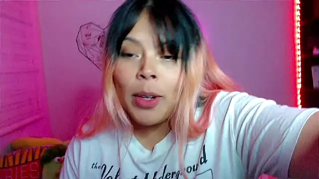 EllieMoonX's cam snapshot