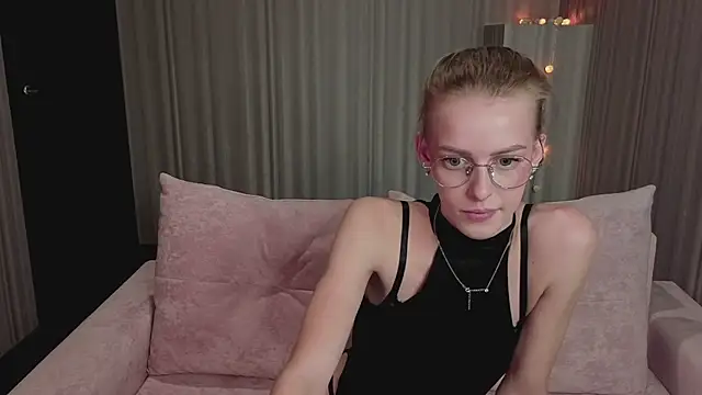 kittie_like18 live sex cam