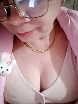 small-house123's cam snapshot