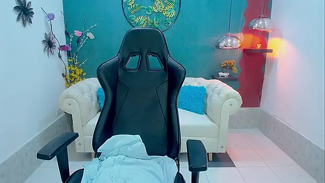 amara_brunette's cam snapshot