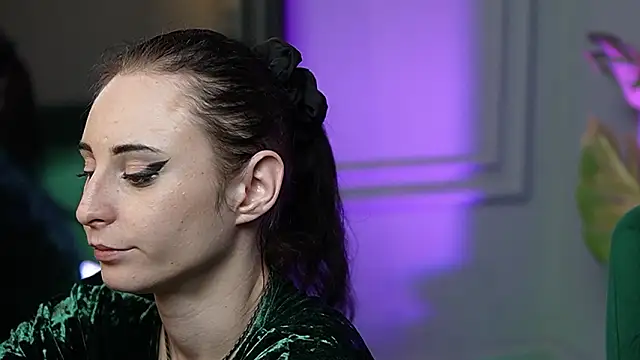 SaraiAngel's cam snapshot