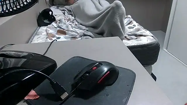 JUNINHOLEKEJR's cam snapshot