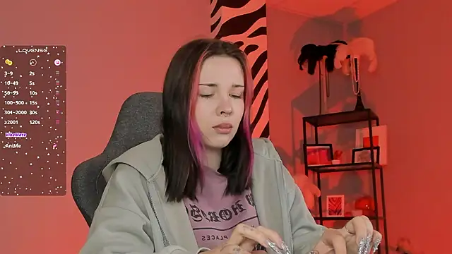 AliceSunday's cam snapshot