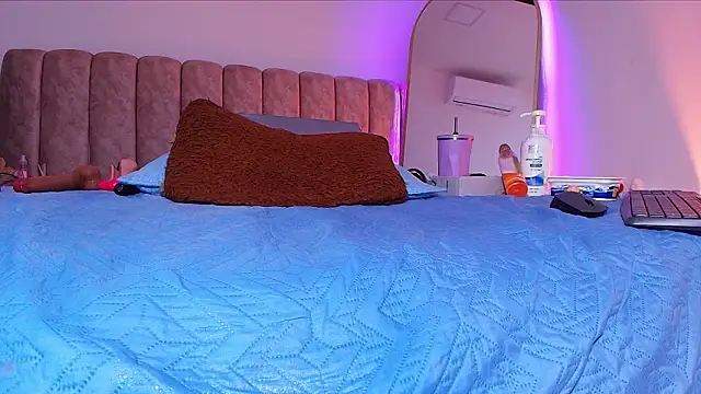 _linda_milk_'s cam snapshot