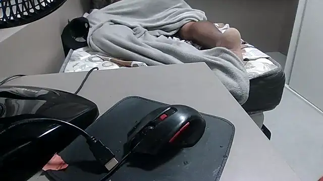 JUNINHOLEKEJR's cam snapshot