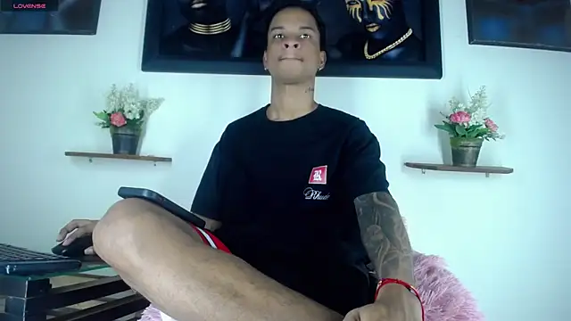 Tatoo_Noah live sex cam