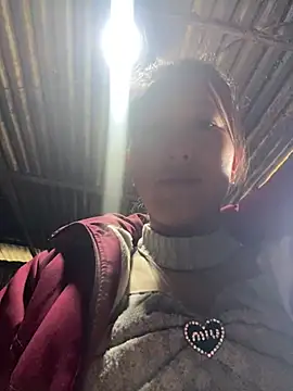 Huong-Ly live sex cam