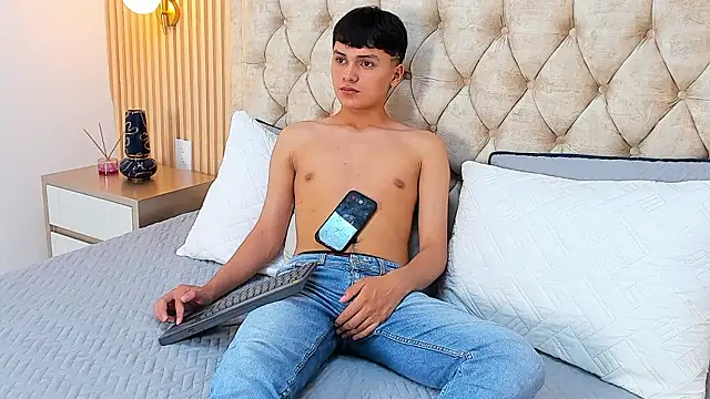 Maxii18_ live sex cam