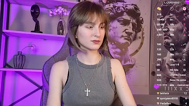 LuxRayi's cam snapshot