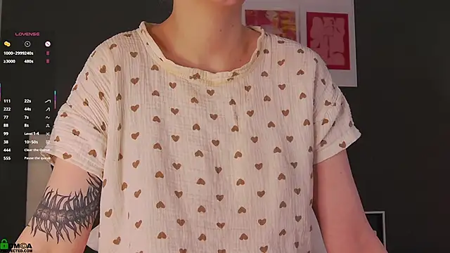 SaraHearts's cam snapshot