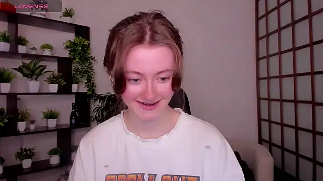 KateCuddle's cam snapshot