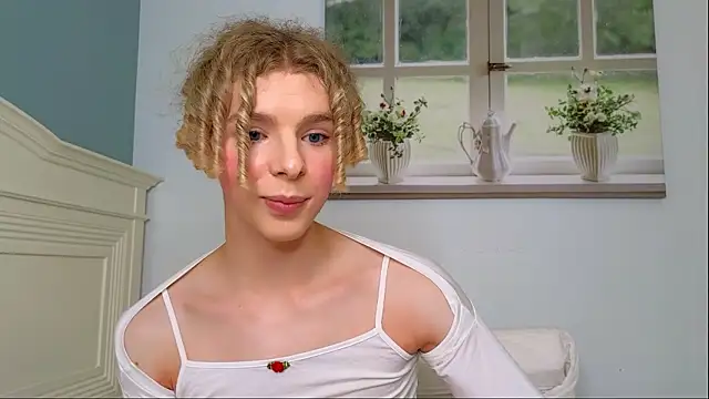 Kudi_Minnt live sex cam