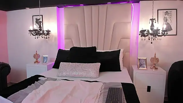 KathieJoy's cam snapshot