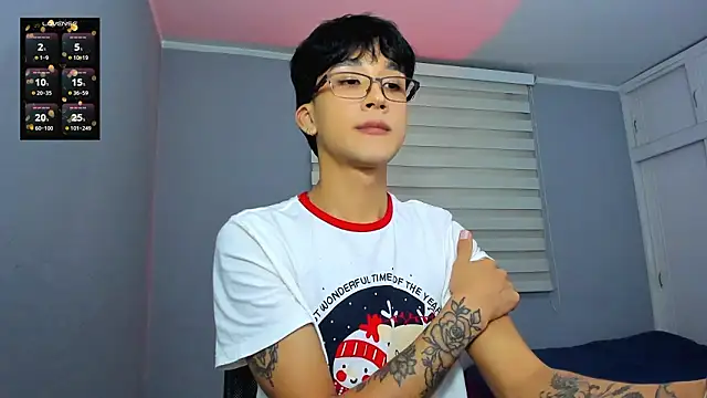 tom_Howard live sex cam