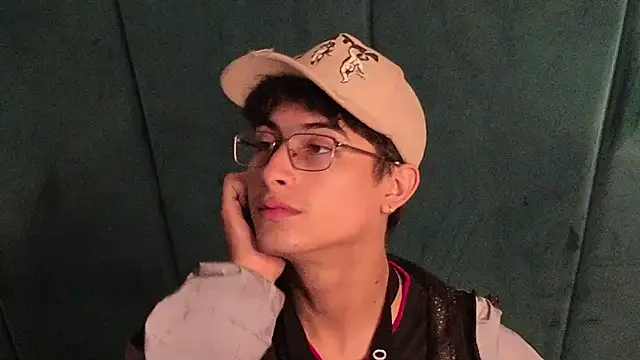 Aaron_Eze live sex cam