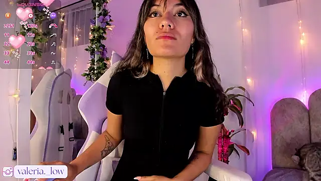 nahia_low's cam snapshot