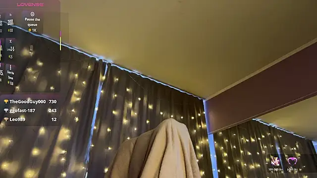 XtraHotX's cam snapshot