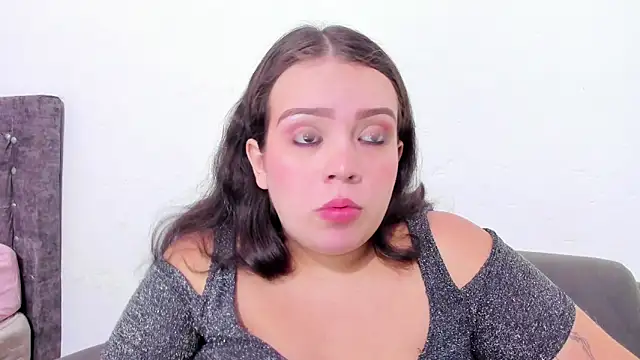 Emely_pregnantt's cam snapshot