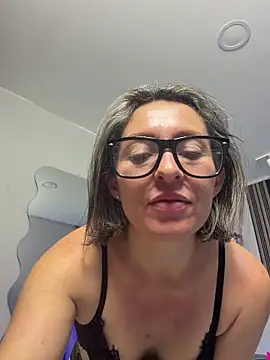 Yelena03 live sex cam