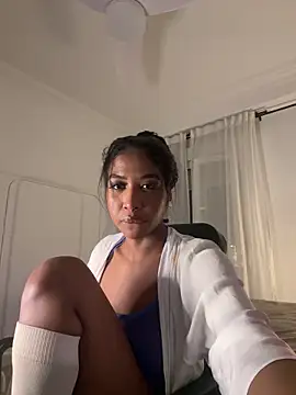 IamCrystal2 live sex cam