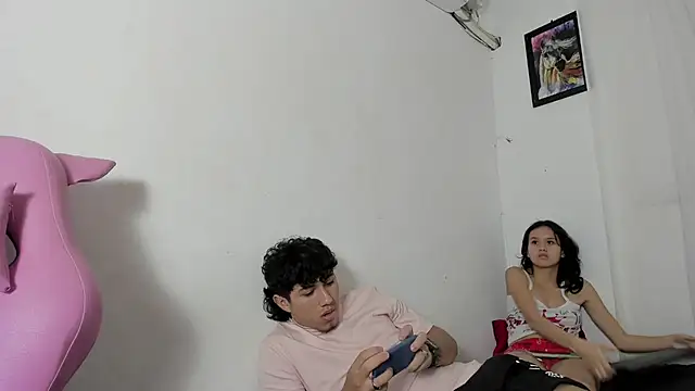 Laura_and_Kevin live sex cam