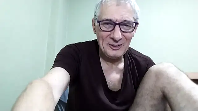 BIGUNCUTHARDCOCK live sex cam