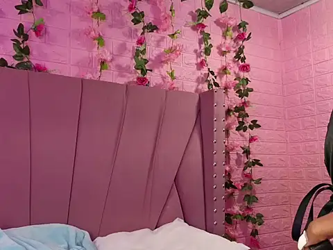 Lunaa_Brunettee's cam snapshot