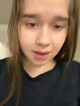 HornyGirlH live sex cam