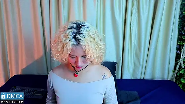 ahsly_Zam's cam snapshot