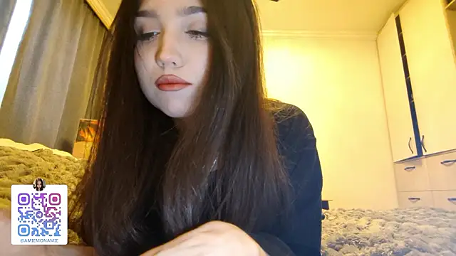 Qwami_Amie's cam snapshot