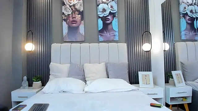 GiannaColling1's cam snapshot