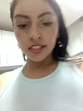 Fox_Roxxan live sex cam