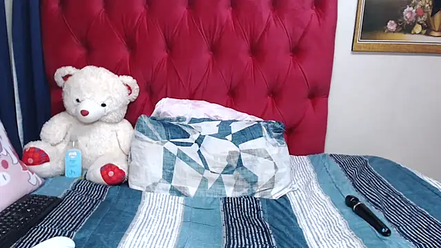 BootyliciousbustyX33's cam snapshot