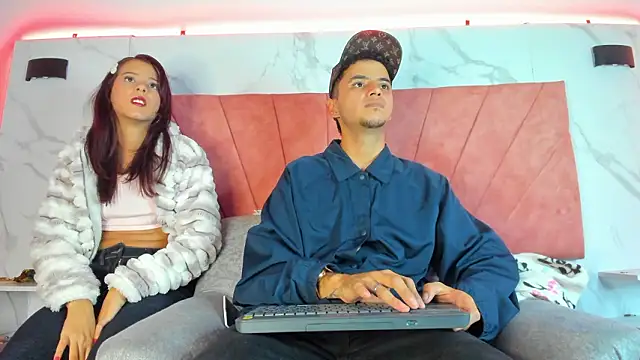 HellAndDante_'s cam snapshot