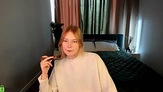 Julia_Anis's cam snapshot