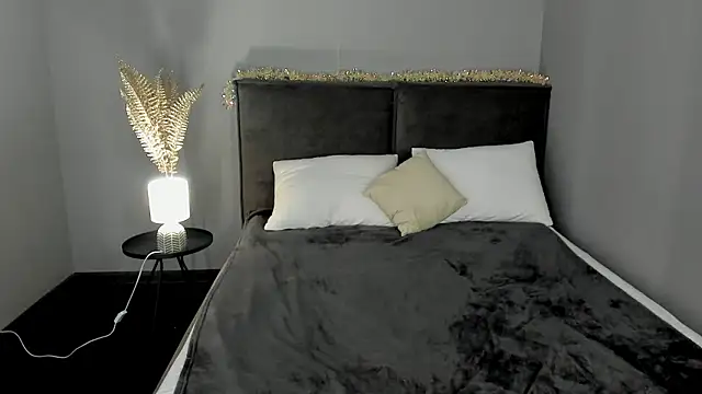 SkinyJoys's cam snapshot