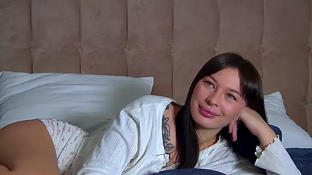 AlexandraBloom's cam snapshot