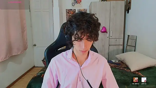 Nude_Boy18's cam snapshot