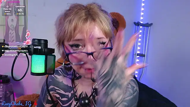 LucyChabs_ live sex cam