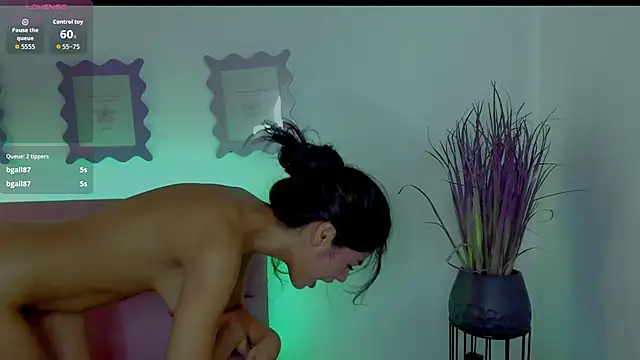 mia_quinn_'s cam snapshot