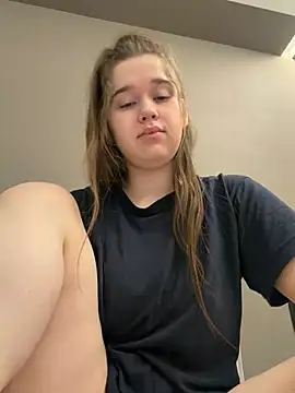 HornyGirlH live sex cam