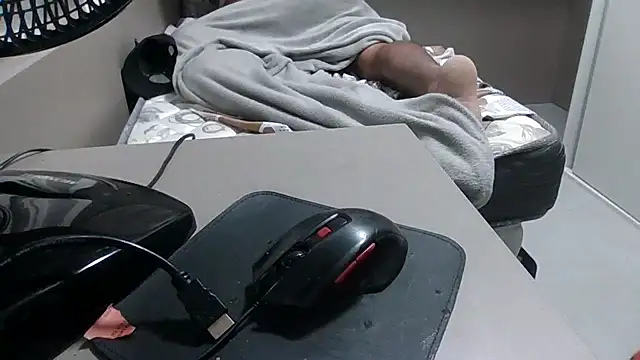 JUNINHOLEKEJR's cam snapshot