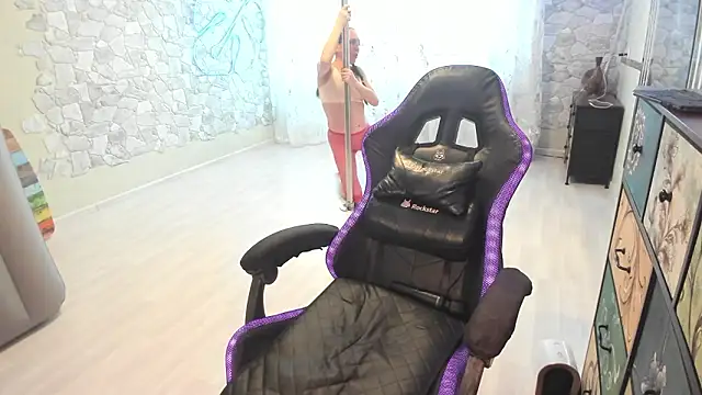 JessicaFamee's cam snapshot