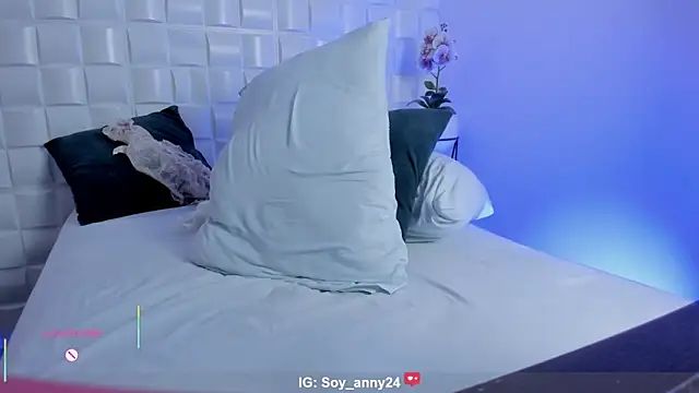anny_rouse24's cam snapshot