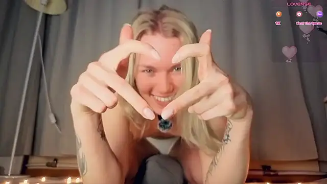 DianeHonnette's cam snapshot