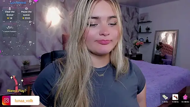 Luna_volk_'s cam snapshot