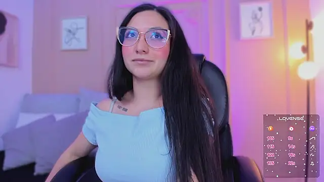 lucy_neil's cam snapshot