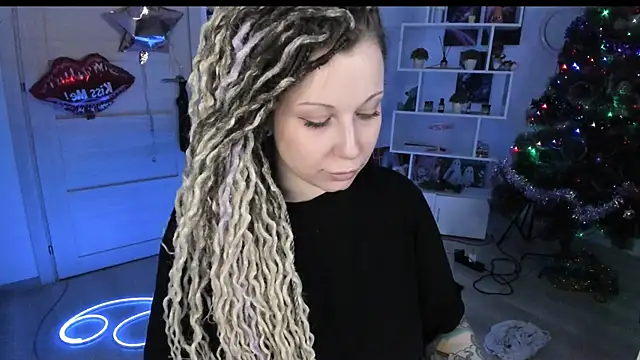 HoneySallyMoore live sex cam