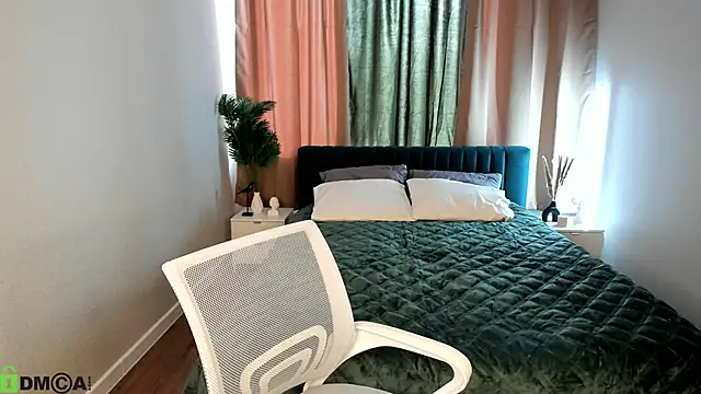 Julia_Anis's cam snapshot